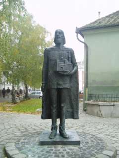 Baja, Szent Imre tér 05.előtt: III.Béla szobra 1.kép.jpg Baja, Szent Imre tér 05.előtt: III.Béla szobra 1.kép.jpg