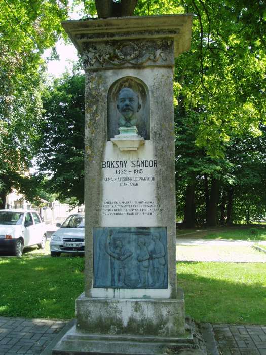 Csurgó, Széchenyi tér 09. 11.kép. Baksay Sándor emlékműve.jpg Csurgó, Széchenyi tér 09. 11.kép. Baksay Sándor emlékműve.jpg