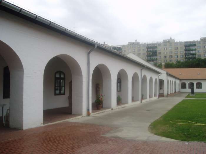 Debrecen, Péterfia u. 28.jpg Debrecen, Péterfia u. 28.jpg