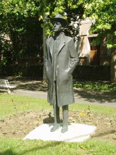 Makó, Szegedi u. 04. Bartók-szobor.jpg Makó, Szegedi u. 04. Bartók-szobor.jpg