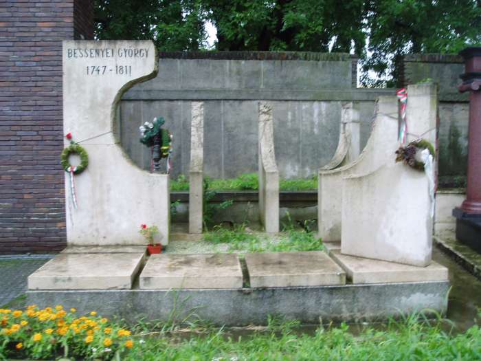 Nyíregyháza, Pazonyi tér, Északi temető: Bessenyei György.jpg Nyíregyháza, Pazonyi tér, Északi temető: Bessenyei György.jpg