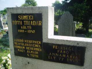 Sümeg, Temető: Sümegi Tóth Tivadar sírja.jpg Sümeg, Temető: Sümegi Tóth Tivadar sírja.jpg